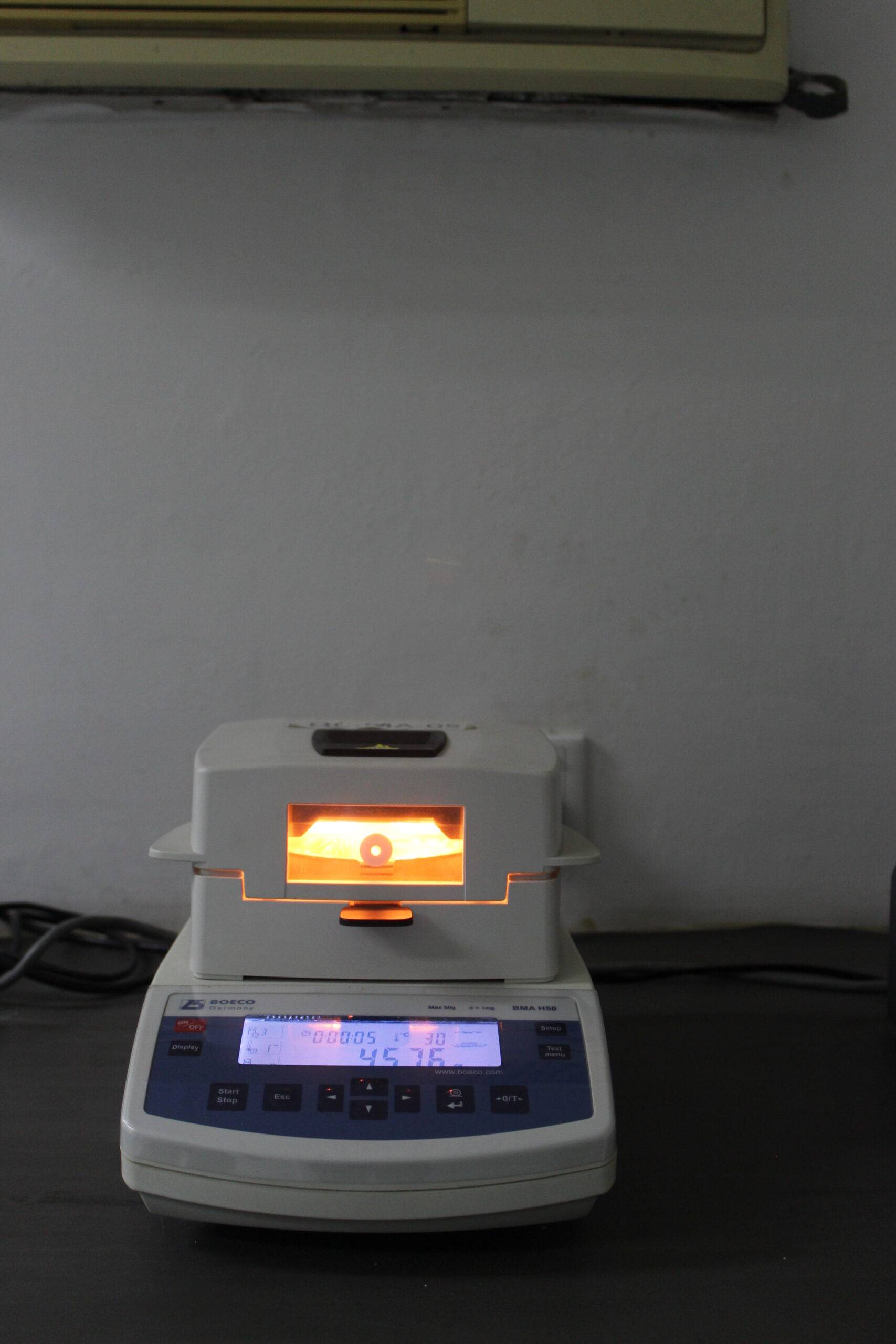 Digital Moisture Analyzer